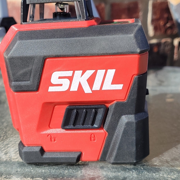 SKIL 360 degree self leveling laser level - Picture 13 of 14